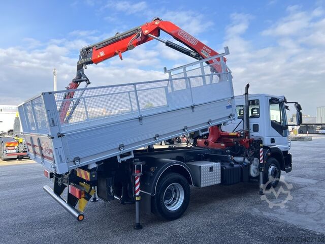 Three-way tipper truck with crane Iveco Eurocargo 140e22