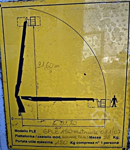 Three-way tipper truck with crane Iveco Eurocargo 140e22