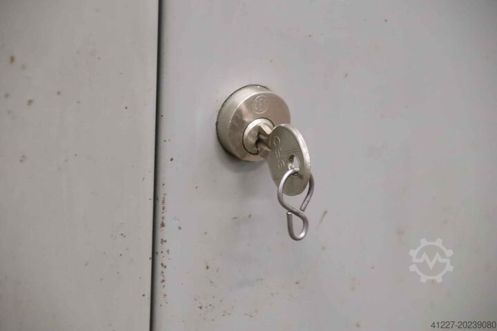 Werkbank mit Schraubstock unbekannt 3000/790/H850 mm