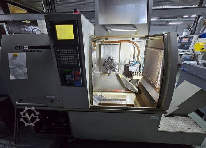 Production cell consisting of 4 machines  