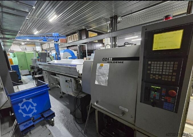 Production cell consisting of 4 machines  