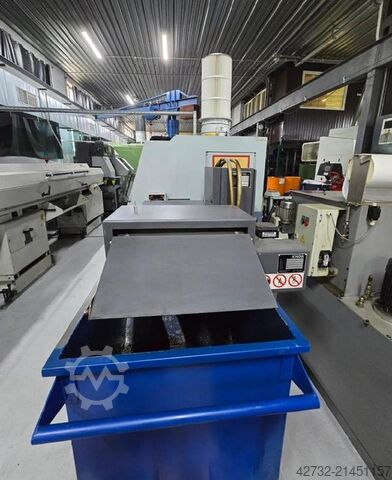 Production cell consisting of 4 machines  