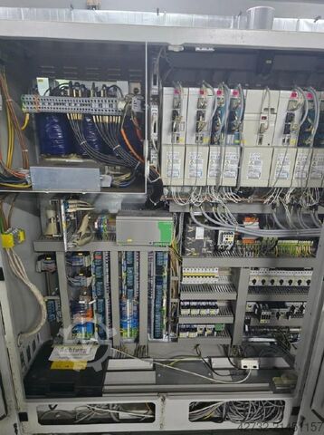 Production cell consisting of 4 machines  