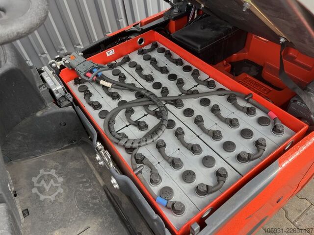 Electric 3-wheel forklift Linde E16C-02