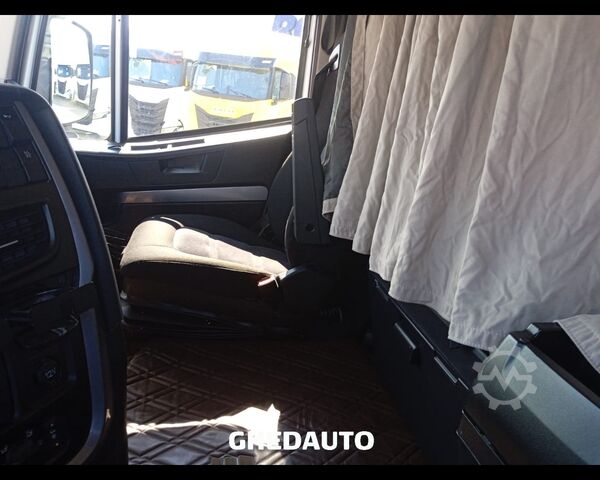 Standard tractor unit IVECO Stralis Hi Way 260 2016 - stralis hi way AS 260 S48Y/FS-CM hi-tronix E6