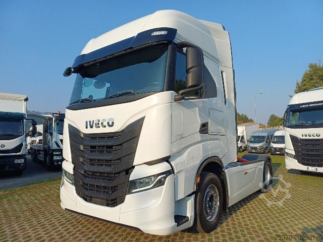 Standard tractor unit IVECO S-WAY AS440S51T/FP
