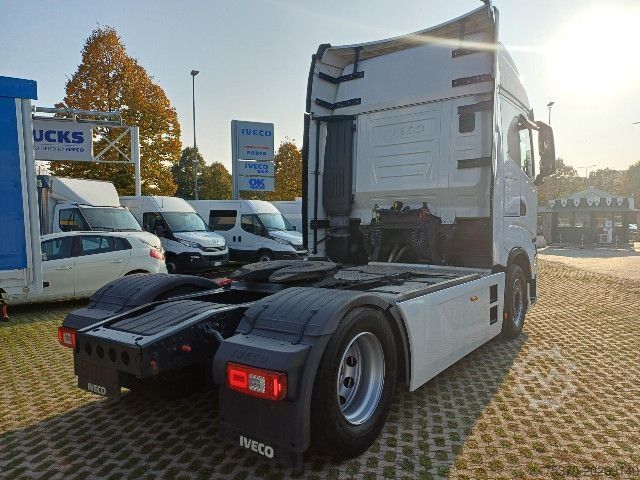 Standard tractor unit IVECO S-WAY AS440S51T/FP