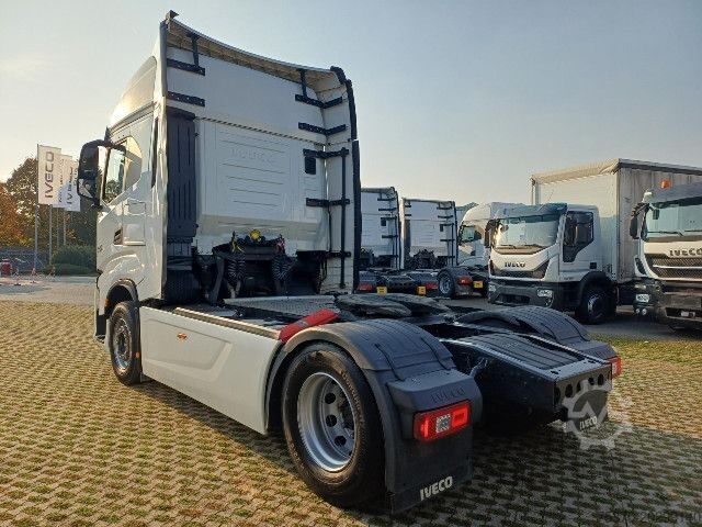 Standard tractor unit IVECO S-WAY AS440S51T/FP