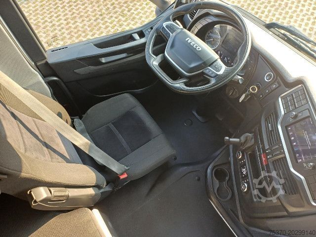 Standard tractor unit IVECO S-WAY AS440S51T/FP