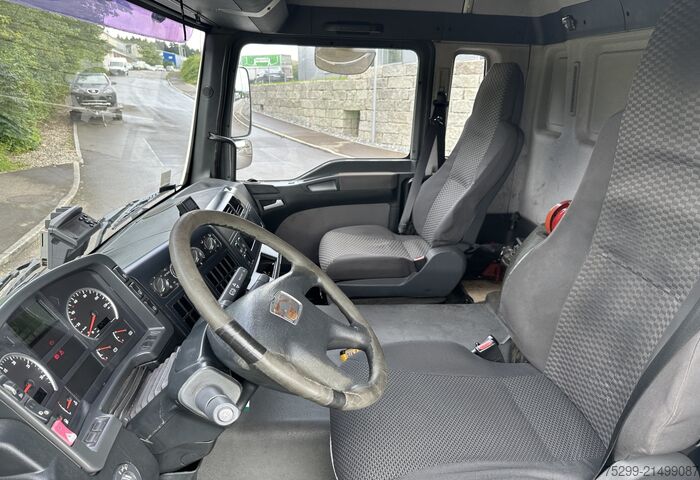 Kühlkoffer-LKW MAN TGA 18.350 4x2 KK mit HB und Rolltor