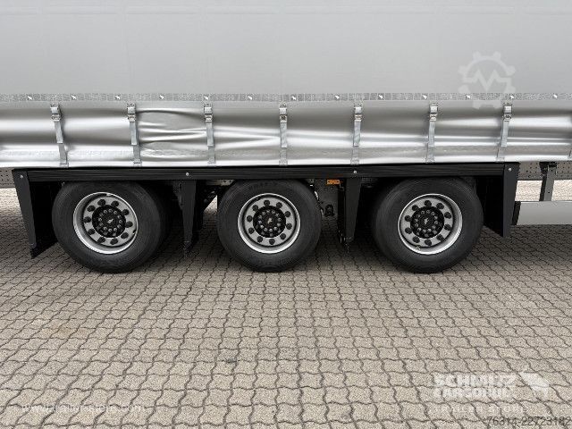 Auflieger mit Pritsche & Plane Schmitz Cargobull Curtainsider Mega Getränke