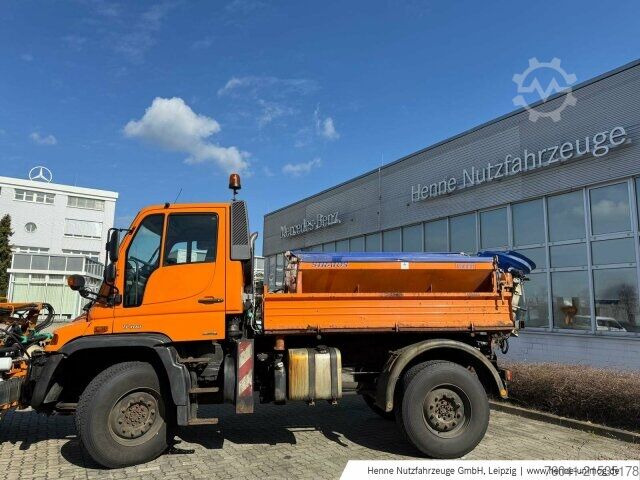Landmaschine Mercedes-Benz Unimog U 400L