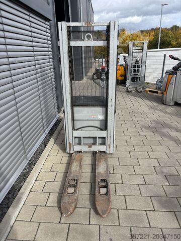 Pallet Stackers Still EXV 12i Initalhub