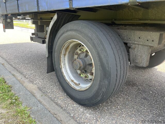 Curtain sided LAG O-2-30 01 Kooiaap / Steering axle / Lift-Axle