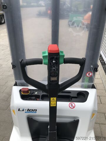 Palettenstapler Bobcat LSM12N NEUGERÄT!!!