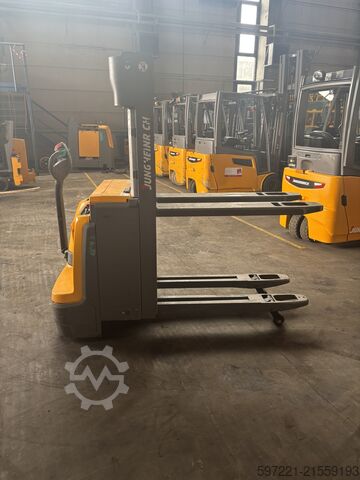 Pallet Stackers Jungheinrich EJC 112z Li-Lion