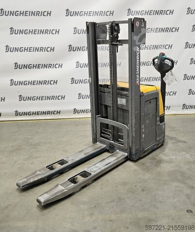 Palettenstapler Jungheinrich EJC 212