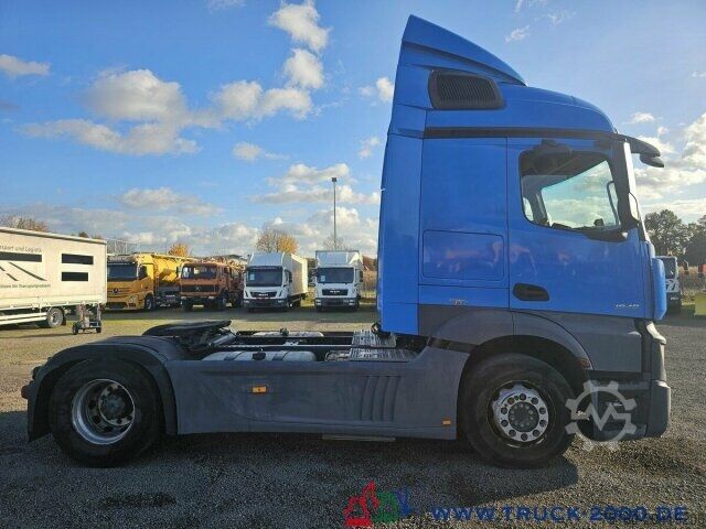 Standard tractor unit Mercedes-Benz Actros 1843 Retarder große Tankanlage 2 Betten