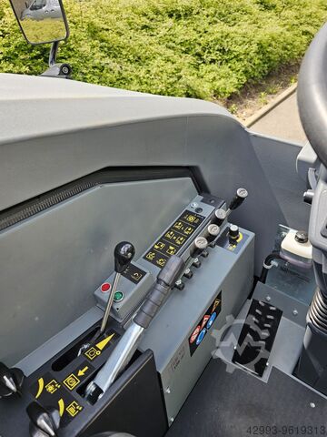 Ride-on combination machine scrubber dryer Kärcher B 300Ri Diesel