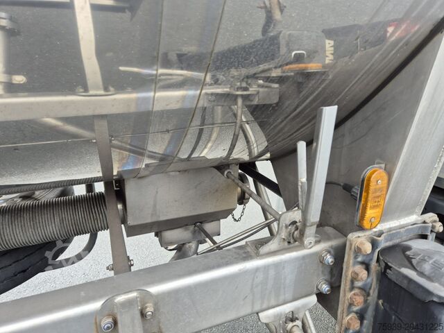 Tankauflieger  Fabr. HLW - 4 Kammern - 29.500 Liter