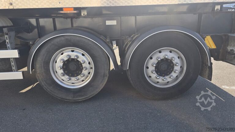 Tanker trailer Edelstahltankanhänger 3 Achsen - ISOLIERT