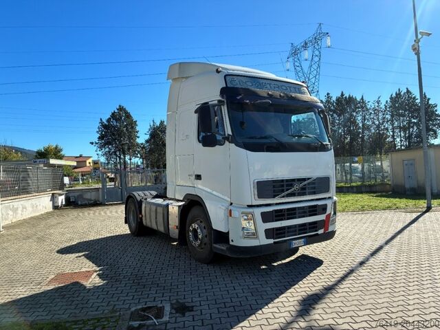 Standard road tractor Volvo FH 440 T25-139