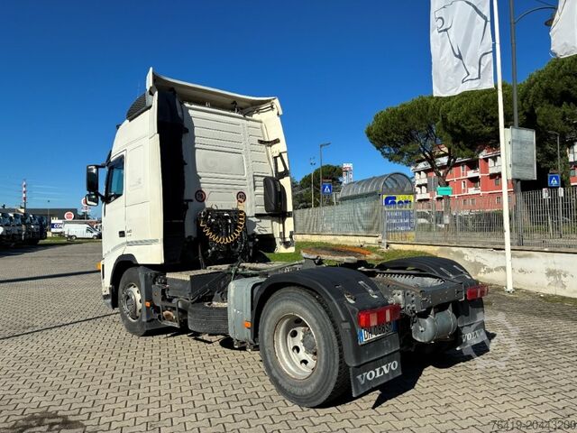 Standard road tractor Volvo FH 440 T25-139