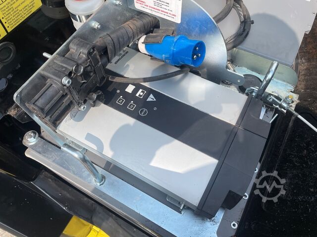 Wheel loader GiANT G 2200 E