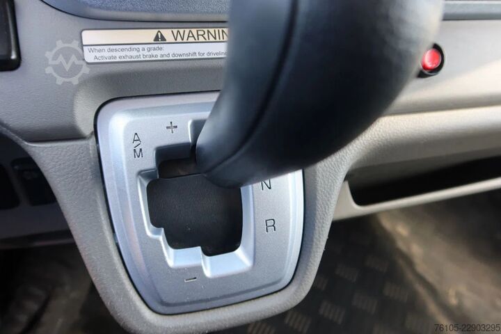 Koffer Mitsubishi Canter 7 C 18 Bak + Klep 1000 KG Euro 6