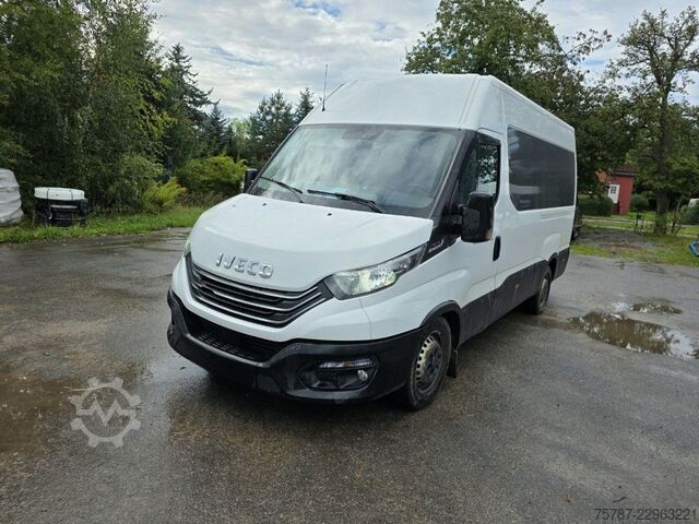 High top van IVECO 35S16 HiMatic, Klima Automat, 1+2 Sitzer, AHK