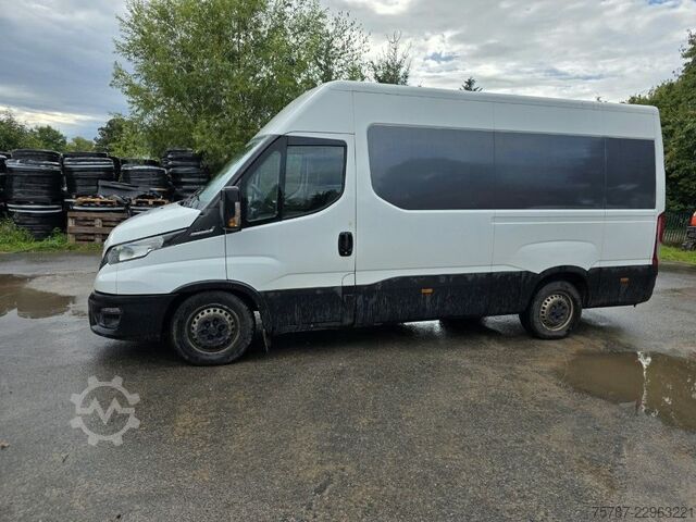 High top van IVECO 35S16 HiMatic, Klima Automat, 1+2 Sitzer, AHK
