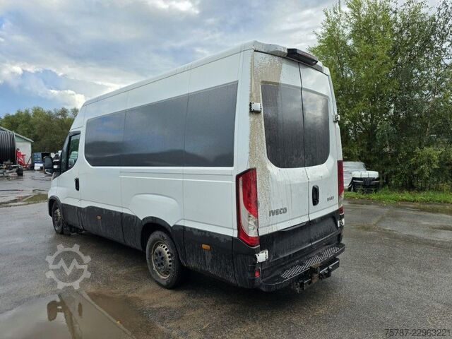 High top van IVECO 35S16 HiMatic, Klima Automat, 1+2 Sitzer, AHK