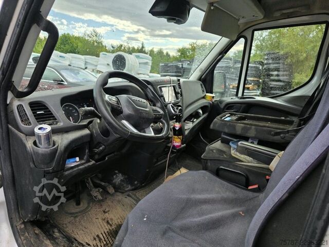 High top van IVECO 35S16 HiMatic, Klima Automat, 1+2 Sitzer, AHK