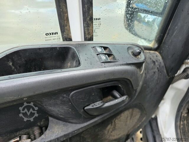 High top van IVECO 35S16 HiMatic, Klima Automat, 1+2 Sitzer, AHK