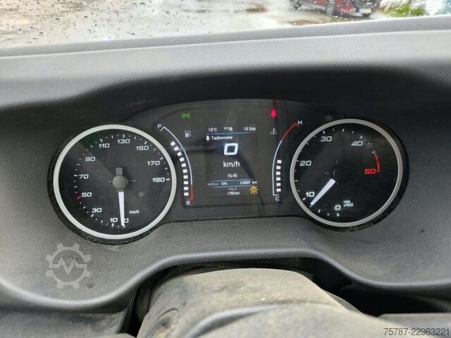 High top van IVECO 35S16 HiMatic, Klima Automat, 1+2 Sitzer, AHK