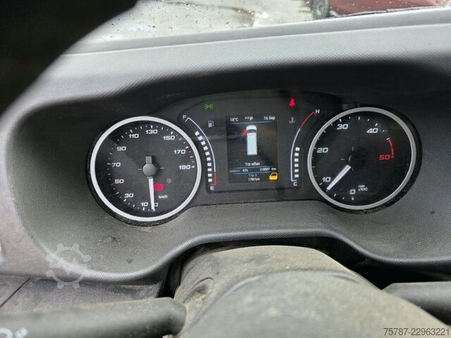 High top van IVECO 35S16 HiMatic, Klima Automat, 1+2 Sitzer, AHK