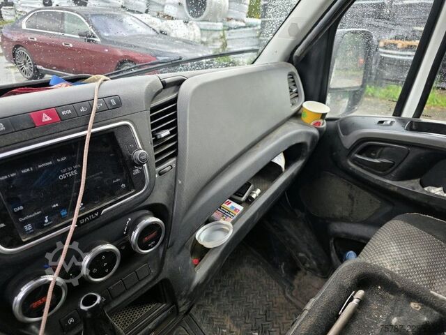 High top van IVECO 35S16 HiMatic, Klima Automat, 1+2 Sitzer, AHK