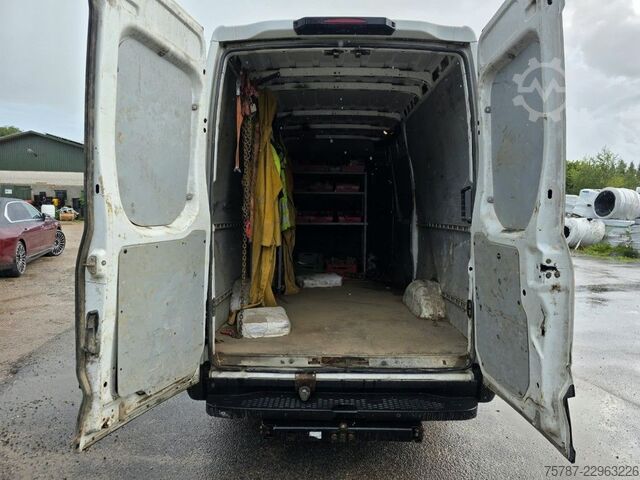High top van IVECO 35S16, 1+2 Sitzer, Klima Automat, Trennwand, AHK