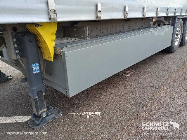 Open semitrailer with tarp Schmitz Cargobull Semitrailer Curtainsider Standard