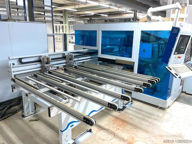 Bearbeitungszentrum mit Durchlauf Weeke BHX500