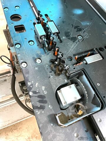 Bearbeitungszentrum mit Durchlauf Weeke BHX500