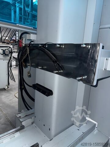 Bearbeitungszentrum mit Durchlauf Weeke BHX500