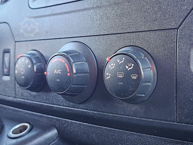 Suitcase RENAULT MASTER 2.3 Bakwagen Laadklep!