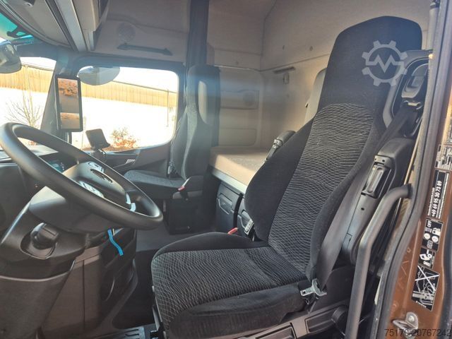 Standard SZM MERCEDES-BENZ Actros 1848 LS Öl-Retarder Standklima BigSpace