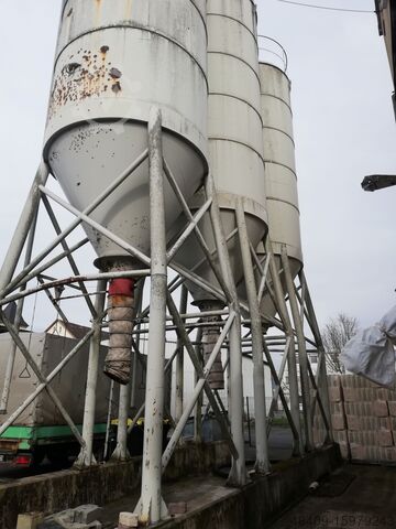 Unterfahrsilos u u
