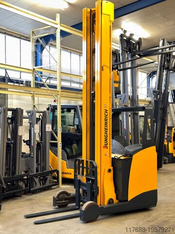 Reach trucks Jungheinrich ETV 320 - Service Neu - Batterie 80% - 11.51M Hub - 2t