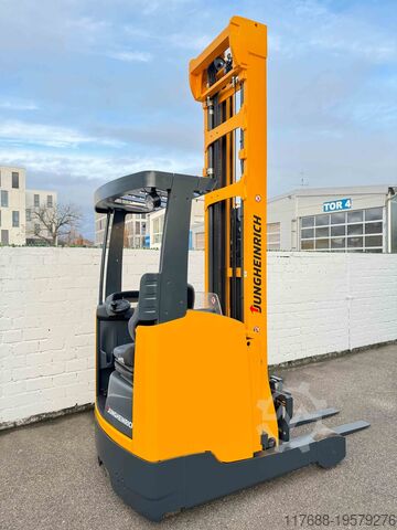 Reach trucks Jungheinrich ETV 320 - Service Neu - Batterie 82% - 11.51M Hub -2t