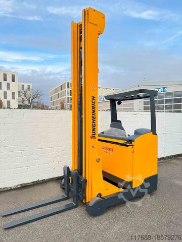 Reach trucks Jungheinrich ETV 320 - Service Neu - Batterie 82% - 11.51M Hub -2t
