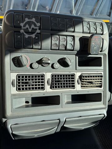 Kipper LKW Iveco EUROCARGO 120E21