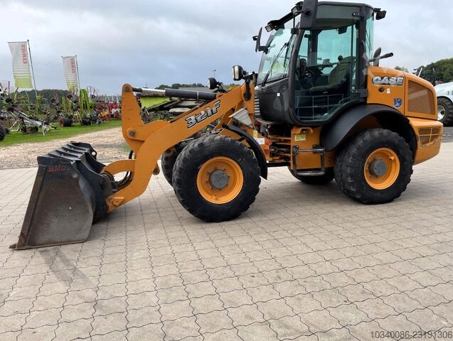 Case 321 F, Schaufel, nur 3.050 h ! Case 321 F, Schaufel, nur 3.050 h !
